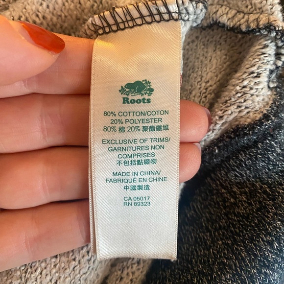Size L Roots Hoodie - Picture 5 of 5